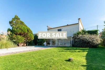 Contemporary Detached House by the Coast