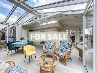 Detached House with Garden by the Coast