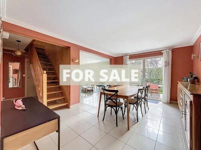 Detached House with Garden by the Coast