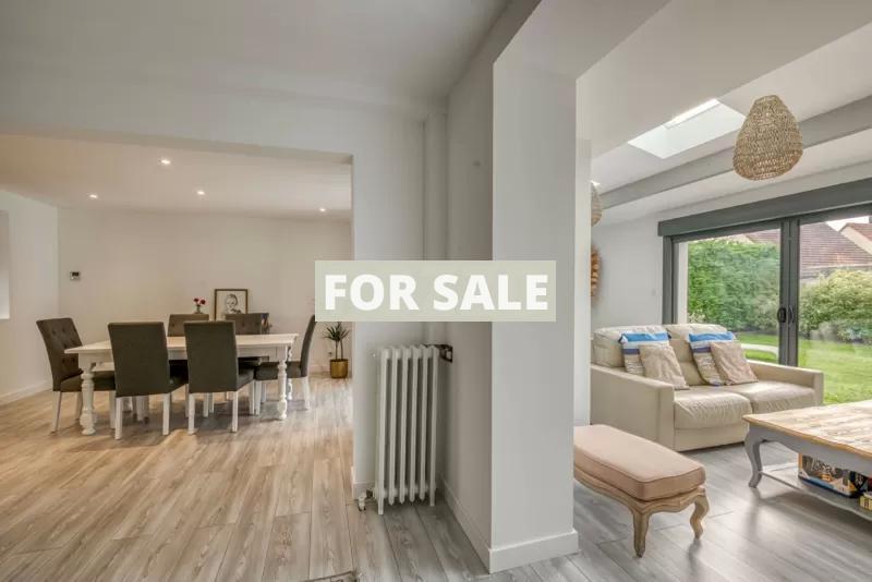 Detached House with Garden by the Coast