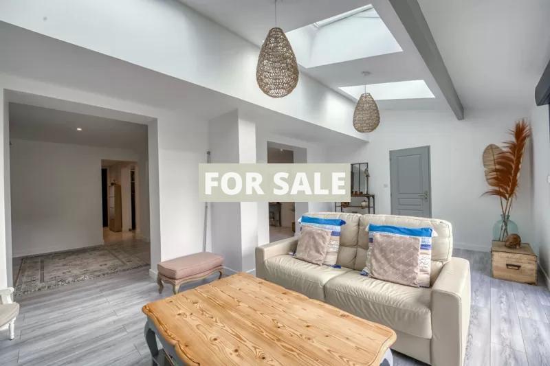 Detached House with Garden by the Coast