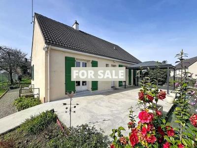 Detached House with Landscaped Garden