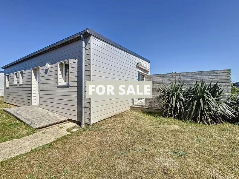 Detached House and Garden by the Beach