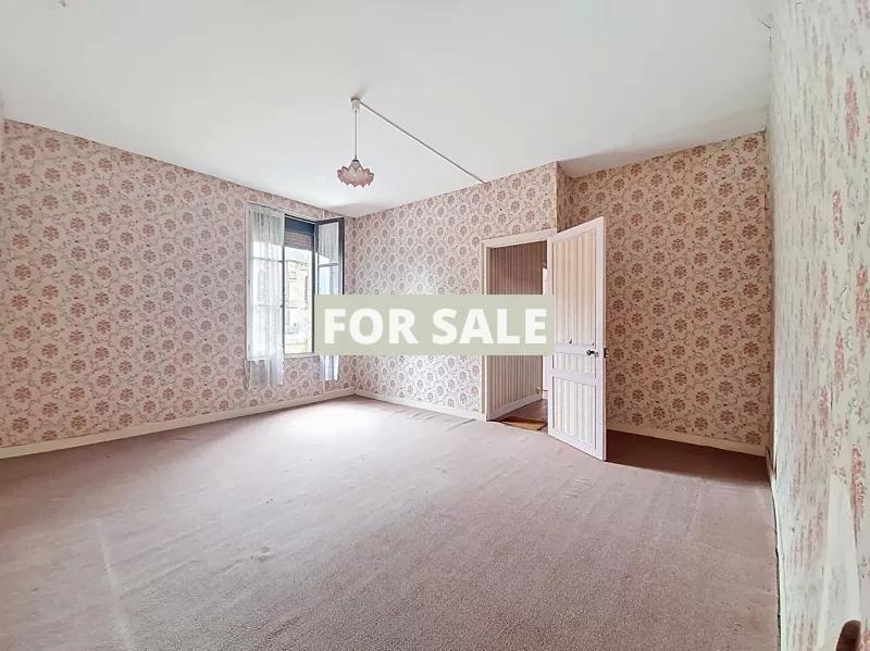 Detached House to Renovate, Fantastic Potential