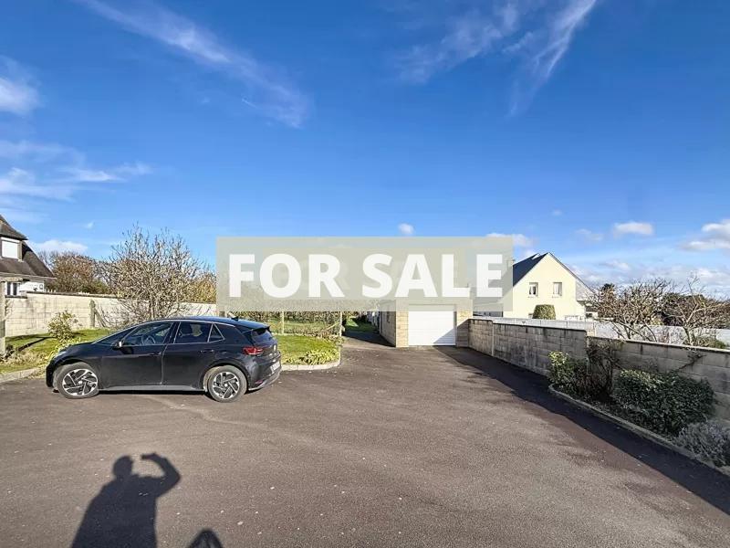 Detached House with Landscaped Garden