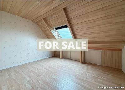 Detached House with Landscaped Garden