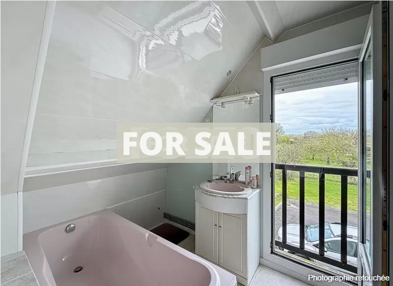 Detached House with Landscaped Garden