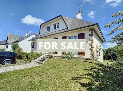 Detached House with Garden