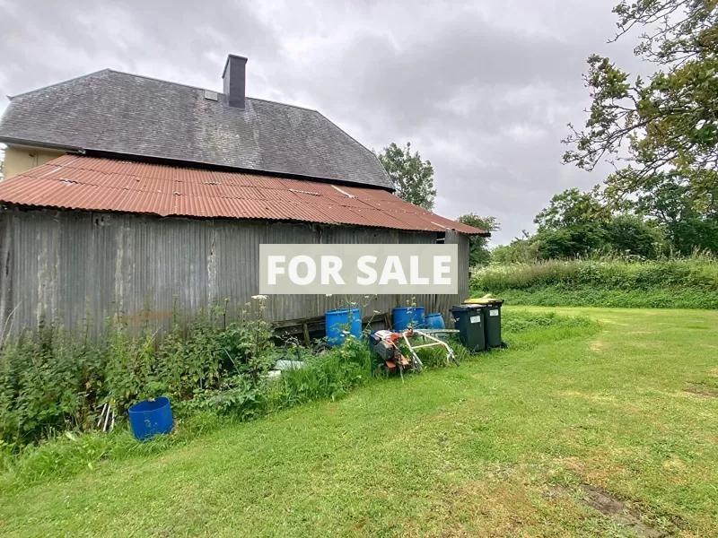 Detached Country House with Outbuilding