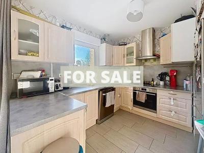 Traditional House with Garden