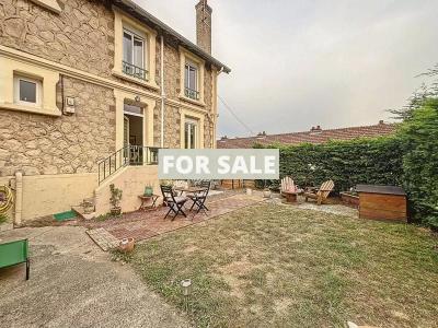 Traditional House with Garden