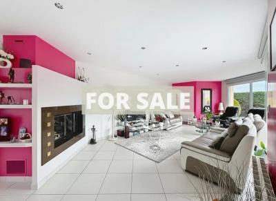 Contemporary Detached House in Coastal Location