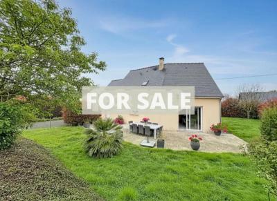 Detached House with Garden by the Coast