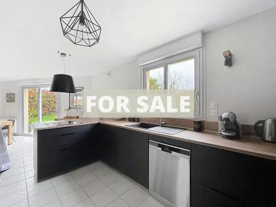 Detached House with Garden by the Coast