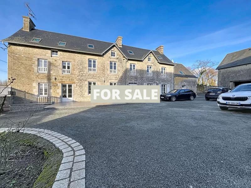 Detached Country House with Outbuilding