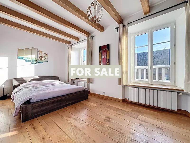 Detached Country House with Outbuilding