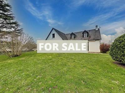 Beautiful Detached House with Garden