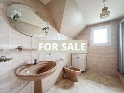 Beautiful Detached House with Garden