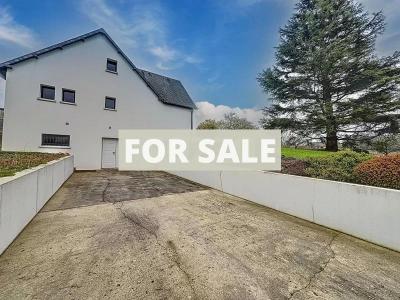 Beautiful Detached House with Garden
