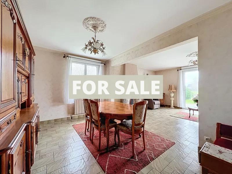 Beautiful Detached House with Garden