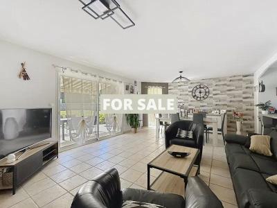 Contemporary Detached House with Garden