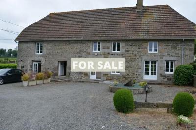 Detached Country House with Outbuilding