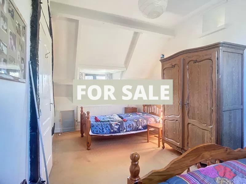 Detached Country House with Open View