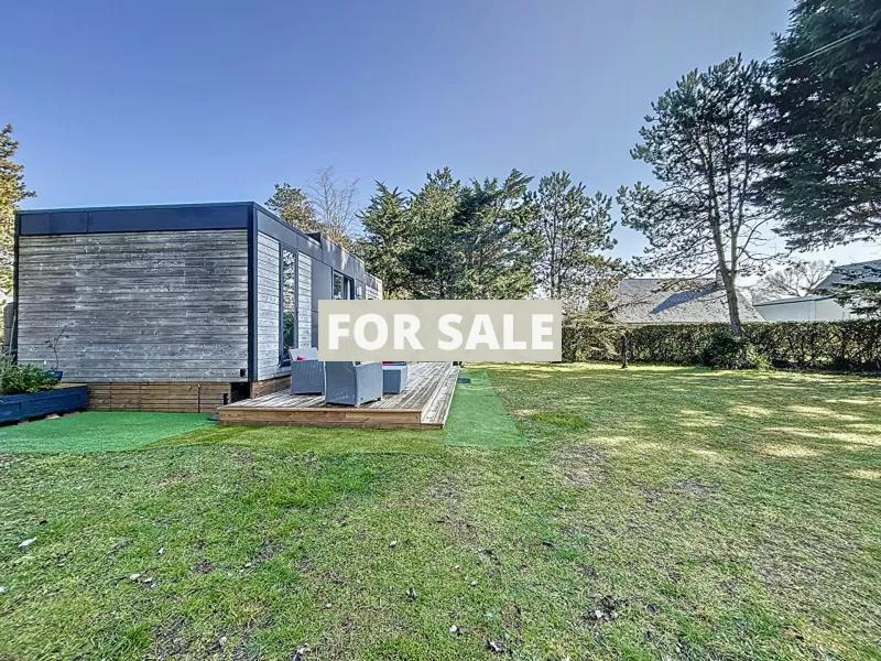 Detached Bungalow with Outbuilding in Building Plot