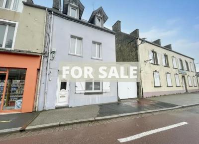 Town House with Lovely Garden by the Coast
