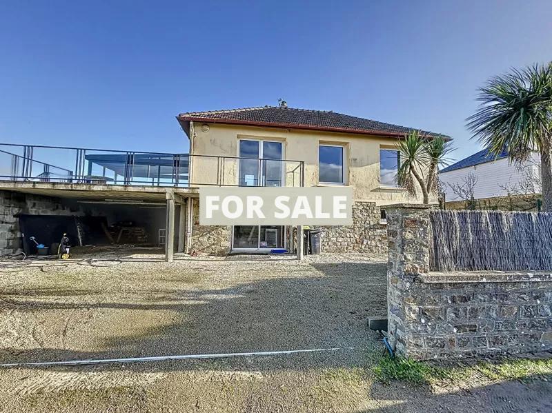 Detached House with Open Sea View over the Harbour