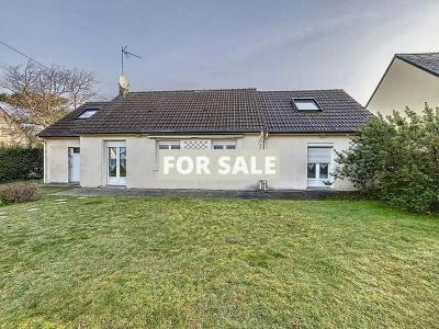 Detached House with Garden by the Coast