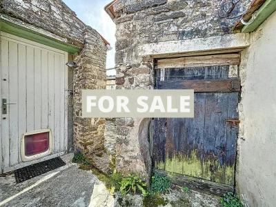 Detached House with Garden by the Coast