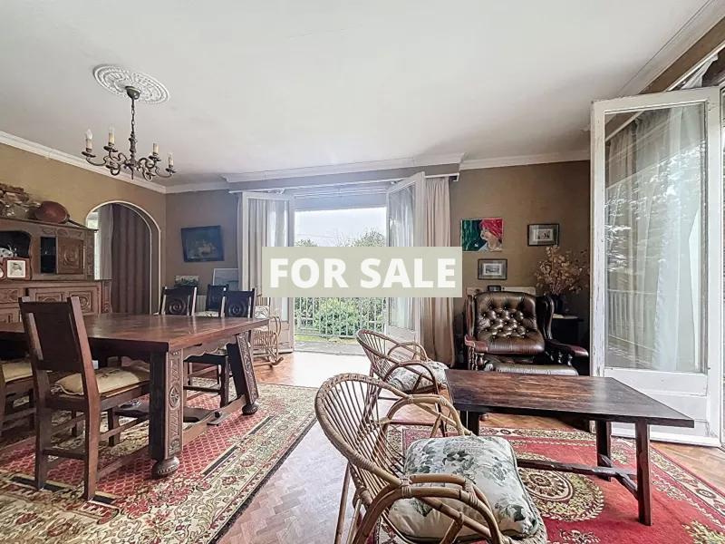 Detached House with Garden by the Coast