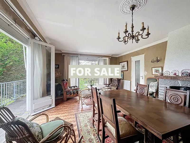 Detached House with Garden by the Coast