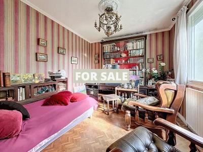 Detached House with Garden by the Coast