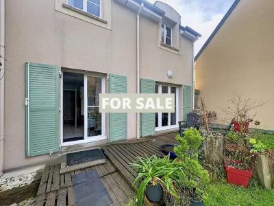 Detached House with Garden by the Coast