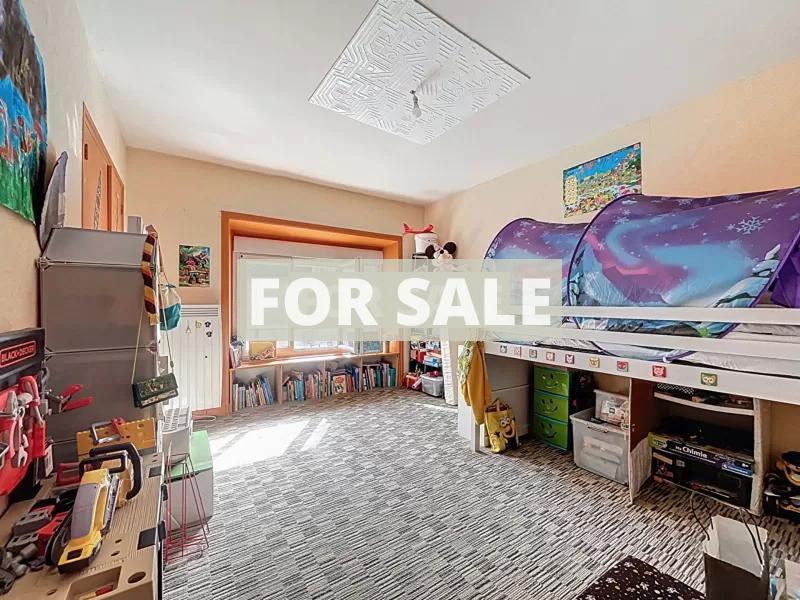 Detached House with Garden by the Coast