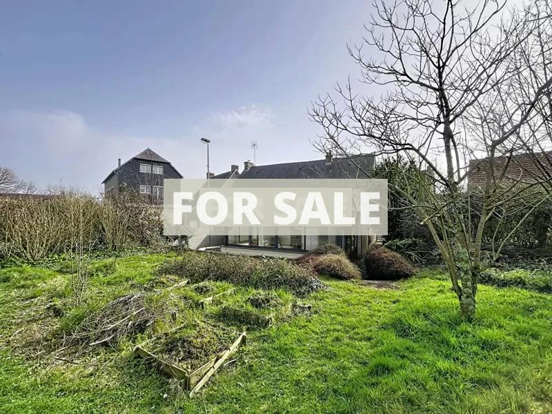 Detached House with Garden by the Coast