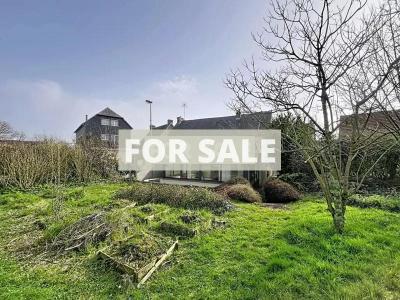 Detached House with Garden by the Coast