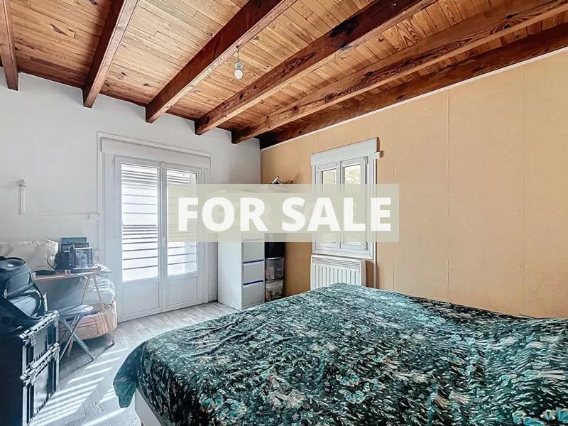 Detached House with Garden by the Coast