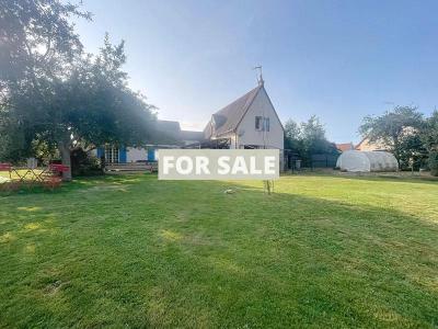 Detached House with Landscaped Garden by the Coast