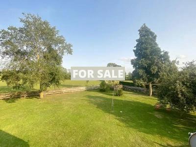 Detached House with Landscaped Garden by the Coast