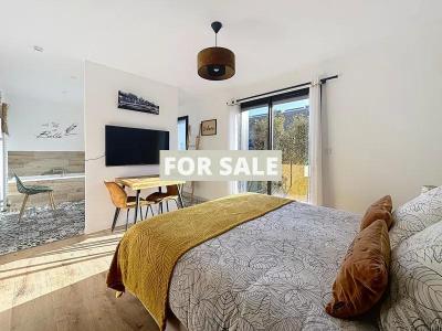 Main House with Guest Pods in Over One Hectare