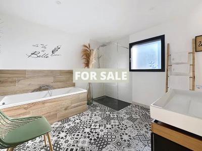 Main House with Guest Pods in Over One Hectare