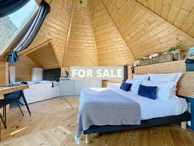 Main House with Guest Pods in Over One Hectare