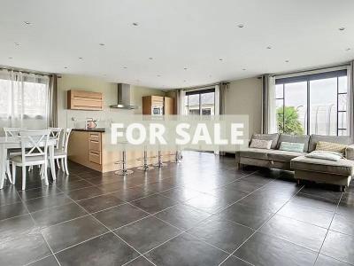 Detached House with Swimming Pool by the Coast