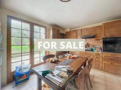 Detached House with Garden and Open View