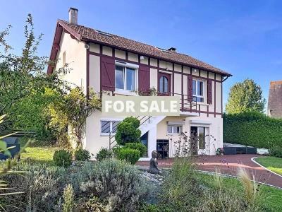 Detached House with Garden and Open View