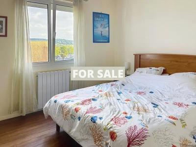 Detached House with Garden and Open View