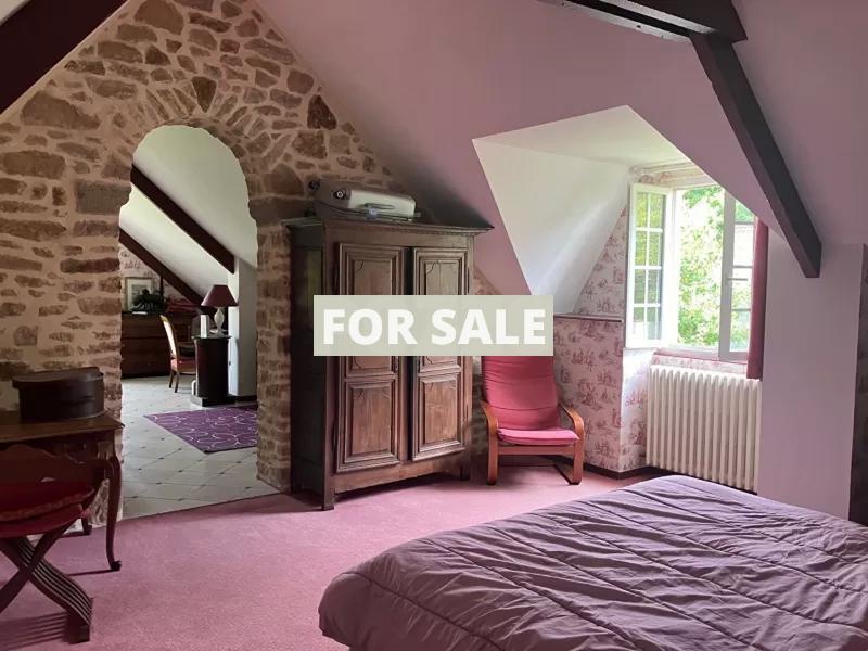 Detached Country House with Outbuilding